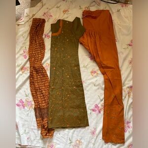 💥Green and Orange Embroidered Salwar Kameez Set